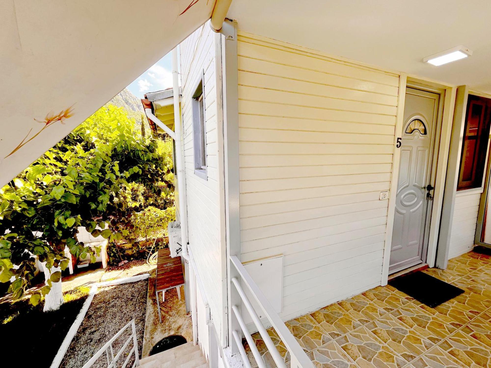 Garden Rooms Himare Eksteriør bilde