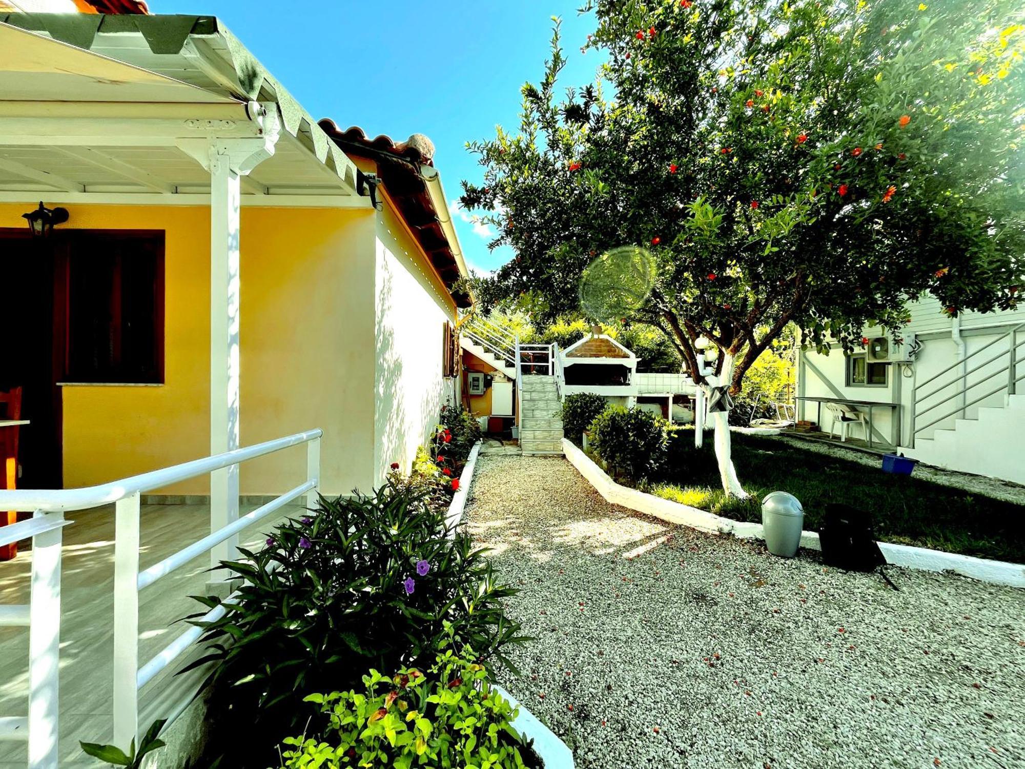 Garden Rooms Himare Eksteriør bilde