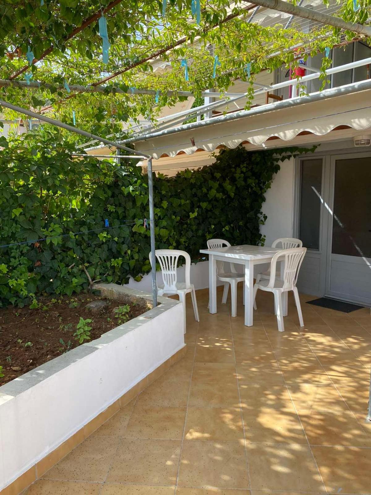 Garden Rooms Himare Eksteriør bilde